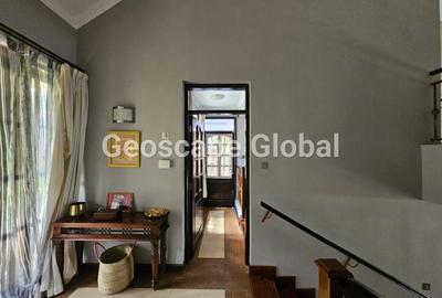 4 Bed House with En Suite in Rosslyn