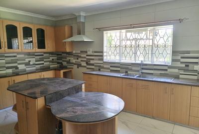 5 Bed House with En Suite at Loresho