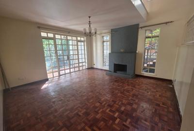 4 Bed Villa with En Suite at Red Hill - 4