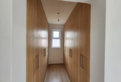 2 Bed Apartment with En Suite at Westlands Road - 4