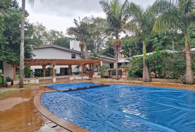 6 Bed House with En Suite in Kyuna