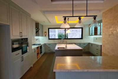 5 Bed Townhouse with En Suite in Loresho