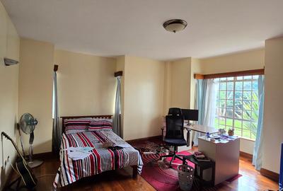 5 Bed Townhouse with En Suite in Thigiri - 4