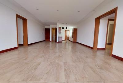 3 Bed Apartment with En Suite in Parklands