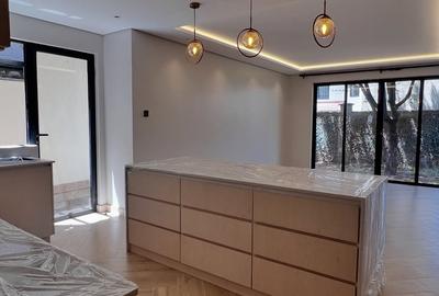 5 Bed Townhouse with En Suite at Convent Drive - 4