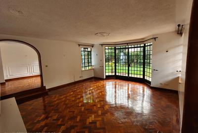5 Bed Townhouse with En Suite at Lavington Green