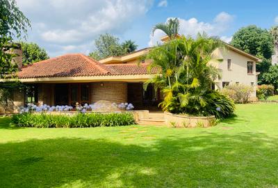 5 Bed Villa with En Suite in Runda