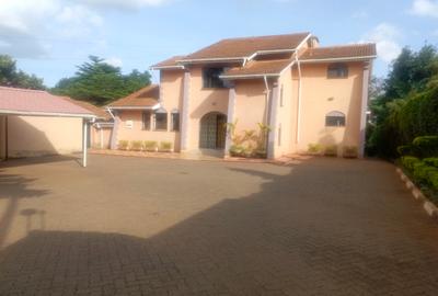 4 Bed House with En Suite in Runda - 3