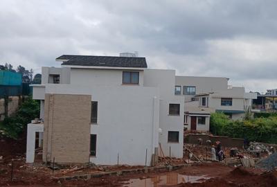 4 Bed House with En Suite in Runda - 3