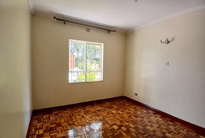 4 Bed Townhouse with En Suite at Lavington - 4