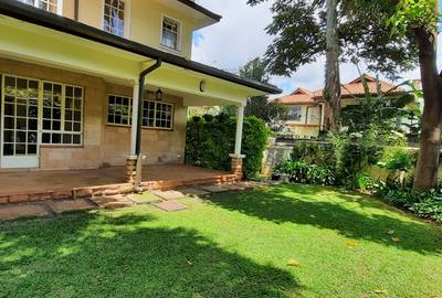 5 Bed Townhouse with En Suite in Lavington