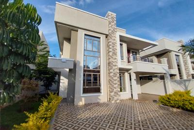 4 Bed Townhouse with Garden in Kamakis - 2