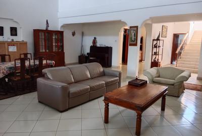 6 Bed Villa with En Suite in Kikambala
