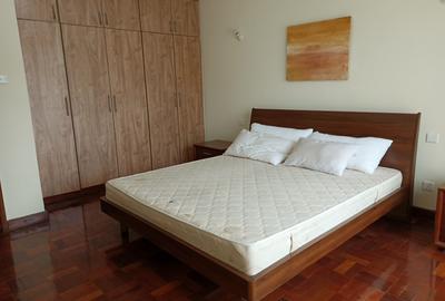 Furnished 1 Bed Apartment with En Suite at Riverside Drive