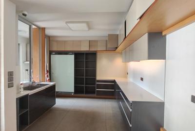 4 Bed Apartment with En Suite at Parklands - 3