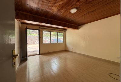 3 Bed House with En Suite in Loresho