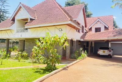5 Bed Villa with En Suite in Runda - 3