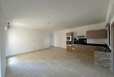 1 Bed Apartment with En Suite in Westlands Area - 4