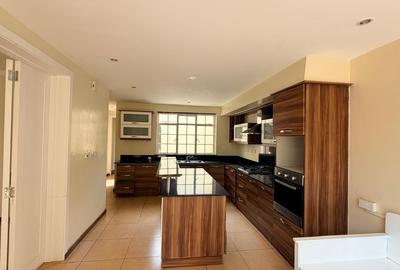 5 Bed House with En Suite in Spring Valley - 4