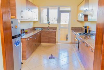 Serviced 2 Bed Apartment with En Suite at Brookside Drive