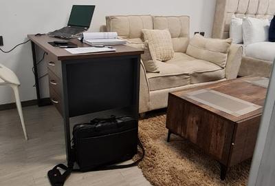 Furnished Studio Apartment with En Suite at Wood Avenue - 2