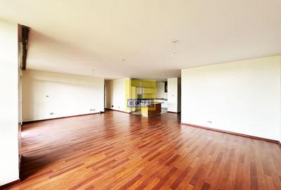 3 Bed Apartment with Parking in Parklands