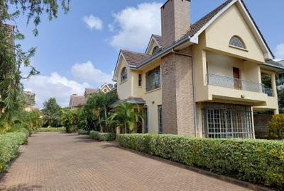 5 Bed Townhouse with En Suite at Lavington Road - 4