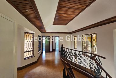 4 Bed House with En Suite in Runda - 2