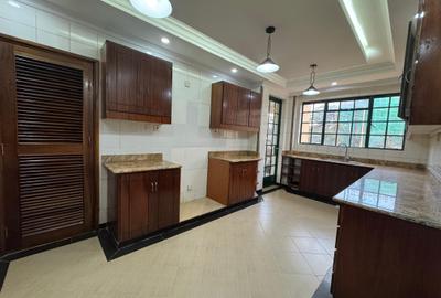3 Bed Apartment with En Suite in Kileleshwa