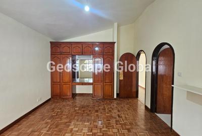 5 Bed House with En Suite in Riverside - 4