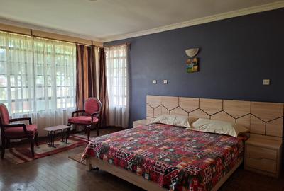 5 Bed Townhouse with En Suite at Brook House