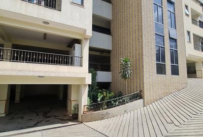 3 Bed Apartment with En Suite at Parklands - 2