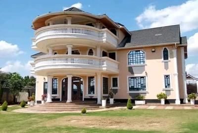 6 Bed Villa with En Suite at Runda