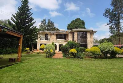 5 Bed House with En Suite at Mutero