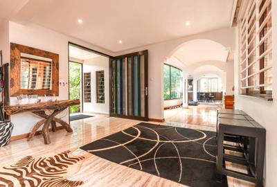 6 Bed House with Swimming Pool in Runda - 2