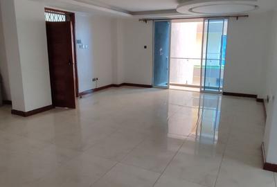 4 Bed Apartment with En Suite in Riverside