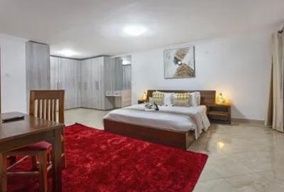 6 Bed House with En Suite at Hillcrest Dr - 4