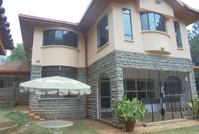 4 Bed House with En Suite at Rosslyn Lone Tree Estate Road