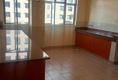 3 Bed Apartment with En Suite at Parklands - 4