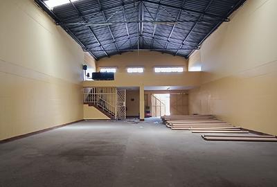 4,500 ft² Warehouse with Service Charge Included in Embakasi