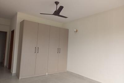 3 Bed Apartment with En Suite at Links Road - 4