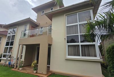 4 Bed Townhouse with En Suite at Iguta