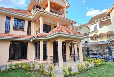 5 Bed Townhouse with En Suite in Lavington