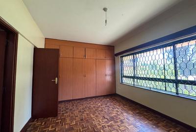 3 Bed Apartment with En Suite in Rhapta Road