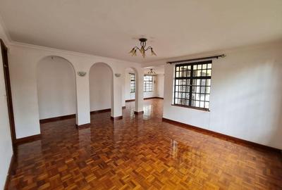 4 Bed Townhouse with En Suite at Lavington - 3