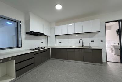 Serviced 4 Bed Apartment with En Suite in Lavington - 4