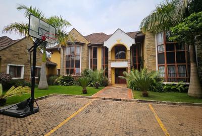 5 Bed Townhouse with En Suite at Runda