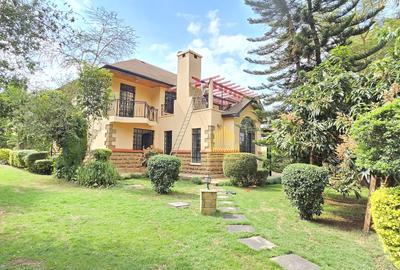 5 Bed Villa with En Suite in Runda