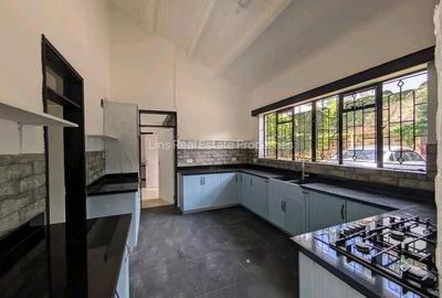 4 Bed Townhouse with En Suite in Lavington - 4