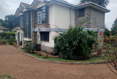 4 Bed Townhouse with En Suite in Rosslyn